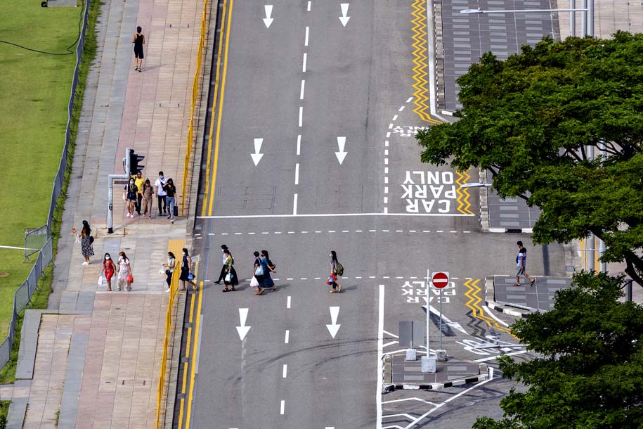 'Crossing the Road' (Jul 2022) - Stamford Road, Singapore